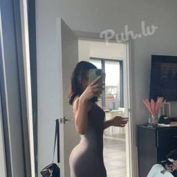 Rachelle, 27