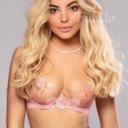 Laura, 25