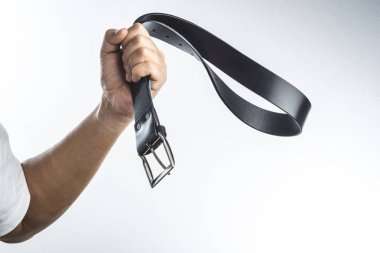 Кто из женщин хочет ремня?