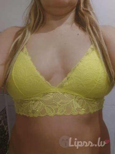 Liepājā simpātiska un seksīga sieviete piedāvā vīrietim patīkamas tikšanās,  seks…