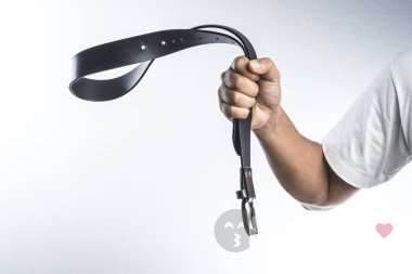 Дaм дeвyшкe рeмня.